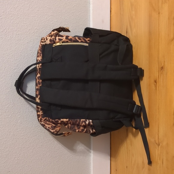 Leopard Backpack - Picture 2 of 6